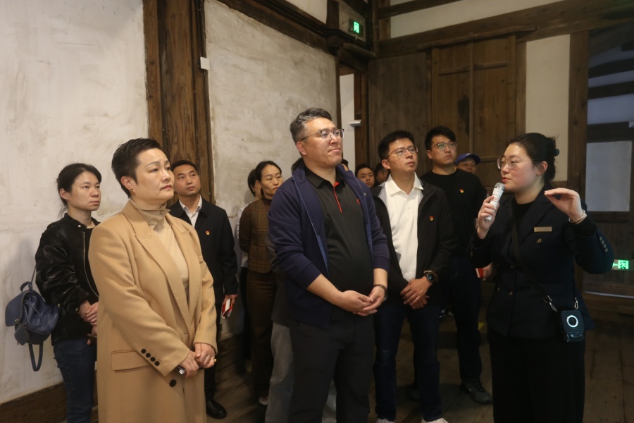 不凡成就非凡 · 卓越之路
