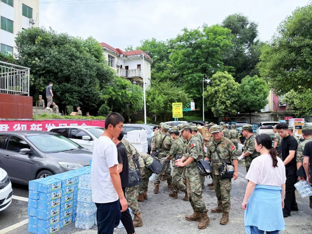 不凡成就非凡 · 卓越之路