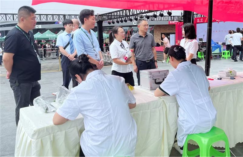 不凡成就非凡 · 卓越之路