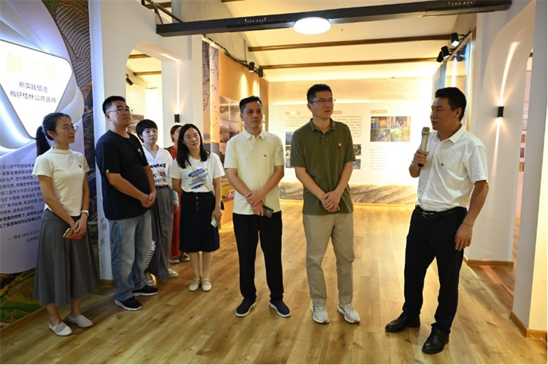 不凡成就非凡 · 卓越之路