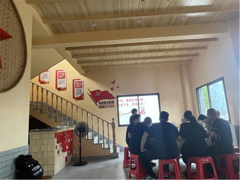 不凡成就非凡 · 卓越之路
