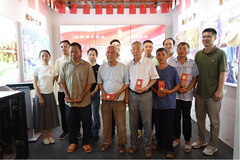 不凡成就非凡 · 卓越之路